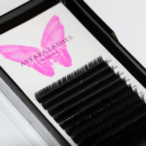 Classic lash extensions in Astara Lashes tray