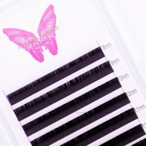 Split tip lashe extensions in Astara Lashes tray